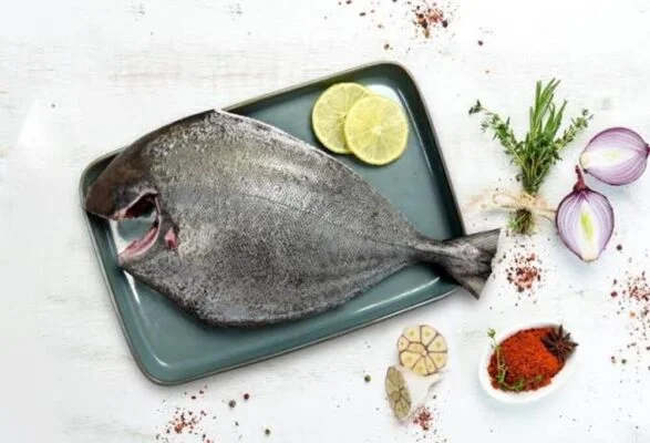 Pomfret Black - Cleaned & Gutted — 500g pack